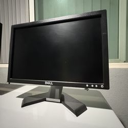 Dell LCD Monitor (19-20”) VGA