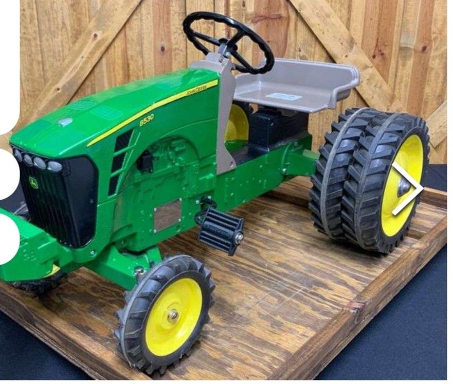 John Deere Pedal Tractor 8530