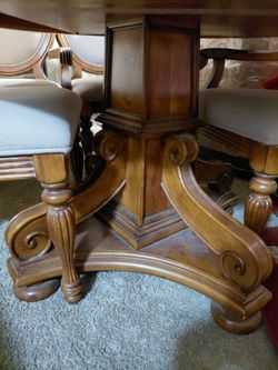 Beautiful 6 chairs dining table - serious buyers only :)