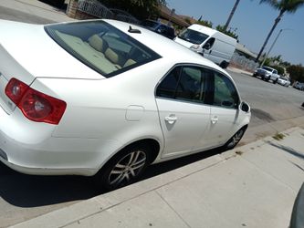 JETTA 2.5 AUTOMÁTICO 2006