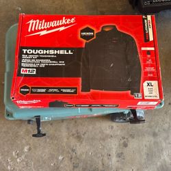 Milwaukee Tough shell CP-30