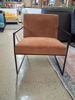 Chic accent chair