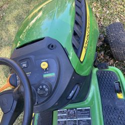 JHON DEERE LAWN MOWER
