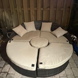 Outdoor Patio Round Daybed