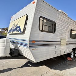 1999 Nomad 25Ft Travel Trailer