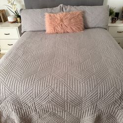 Queen bed frame with box spring