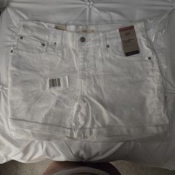 Women's White Levi's Jean Shorts 