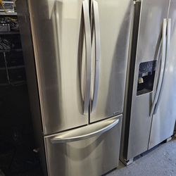 LG 30" STAINLESS STEEL SMART FRENCH DOOR REFRIGERATOR WITH ICE MAKER 