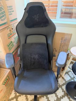 Razer Iskur v2 Chair w/ Razer Lumbar Pillow