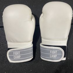 🥊 Fight Camp Boxing Gloves – 12 oz – White (Excellent Condition) 💵 Asking $35 — open to offers (OBO)