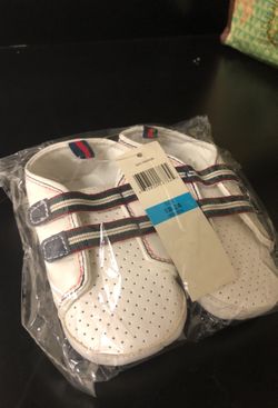 Baby shoes GUESS size 18–24 month