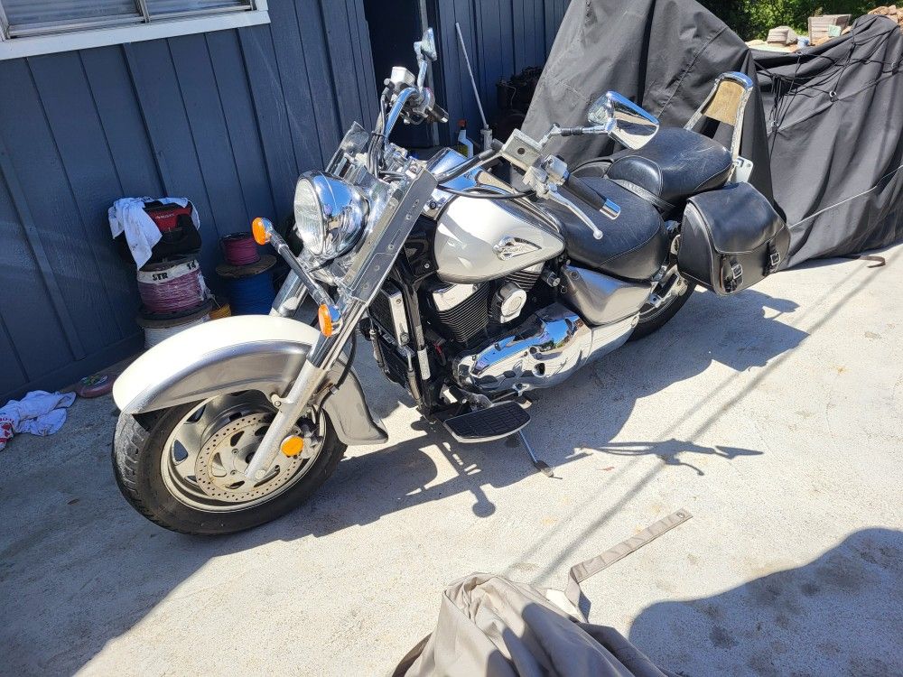 2002 Suzuki Intruder