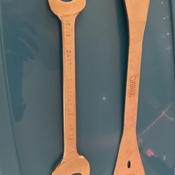 2 Wrenches