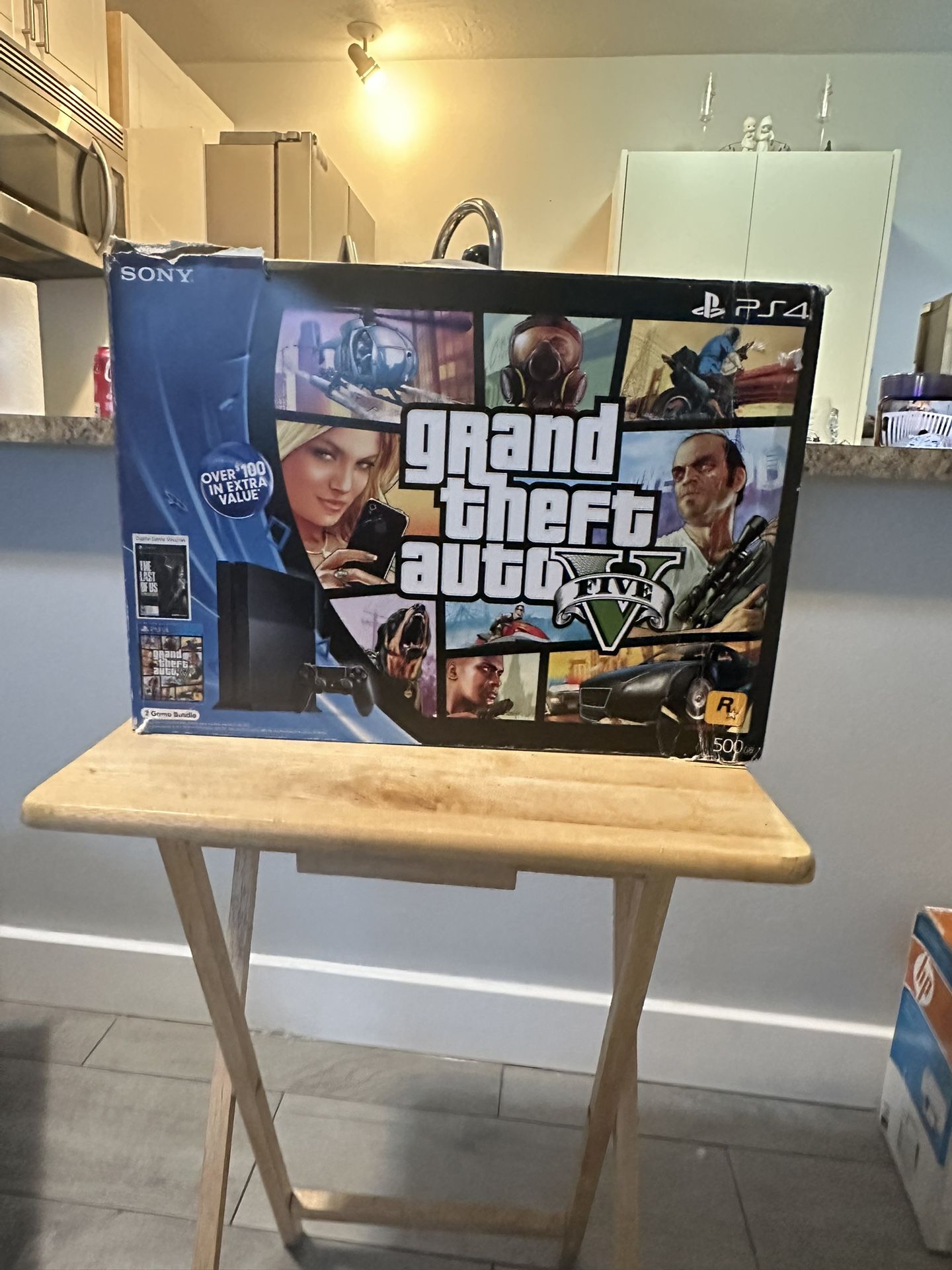 PS4 Bundle With Box (Grand Theft Auto Edition) 