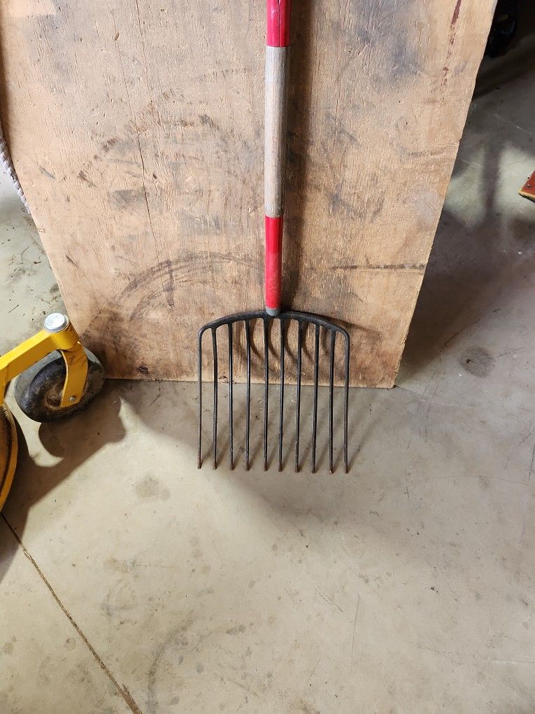 Small Handle Pitch Fork- Heavy Duty