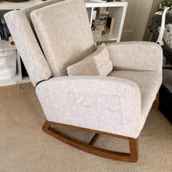 Bed Bath & Beyond Rocking Chair/Nursing Chair 