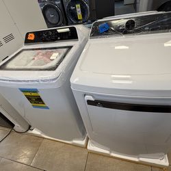 Frigidaire washer and gas dryer
