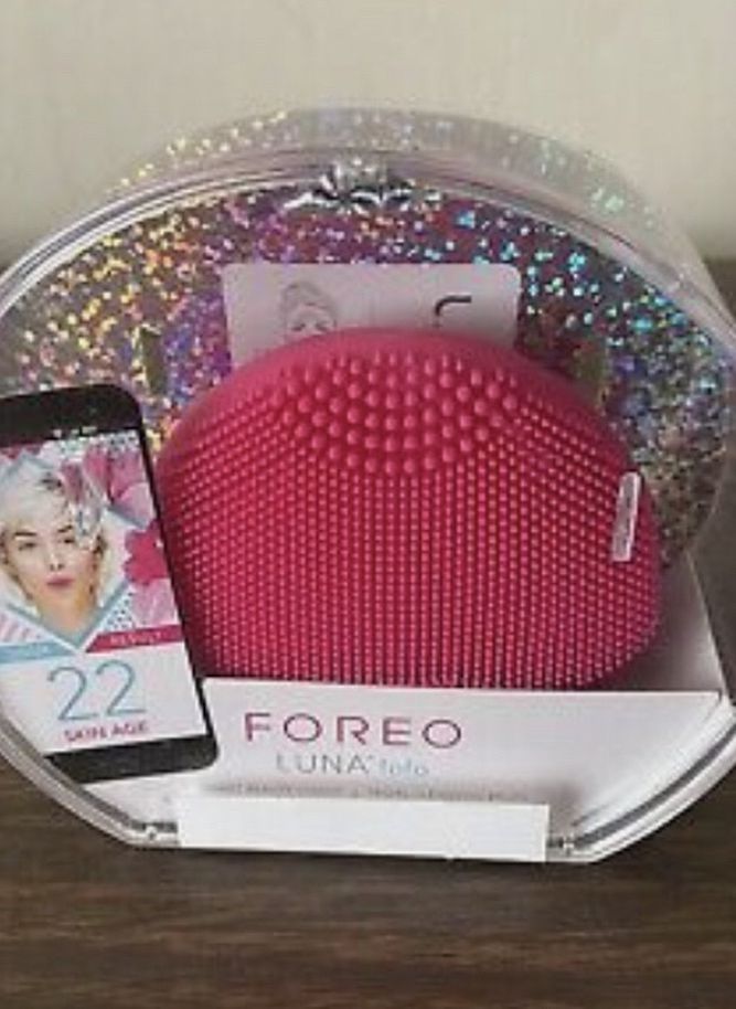FOREO LUNA fofo Smart Facial Cleansing Brush an Skin Analyzer FUCHSIA Opened Box