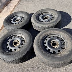 LT 275 70 18 Continental Contitrac TR tires on Ford 6x135 wheels 