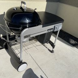 Weber Performance Deluxe Charcoal Grill