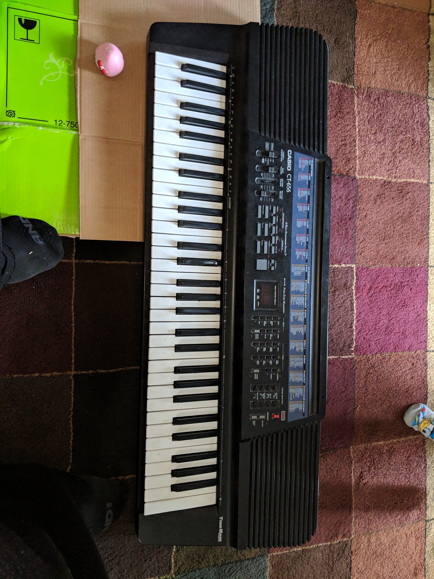 Casio electric piano CT-656
