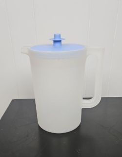 Vintage Tupperware Jumbo Jug with A Blue Lid