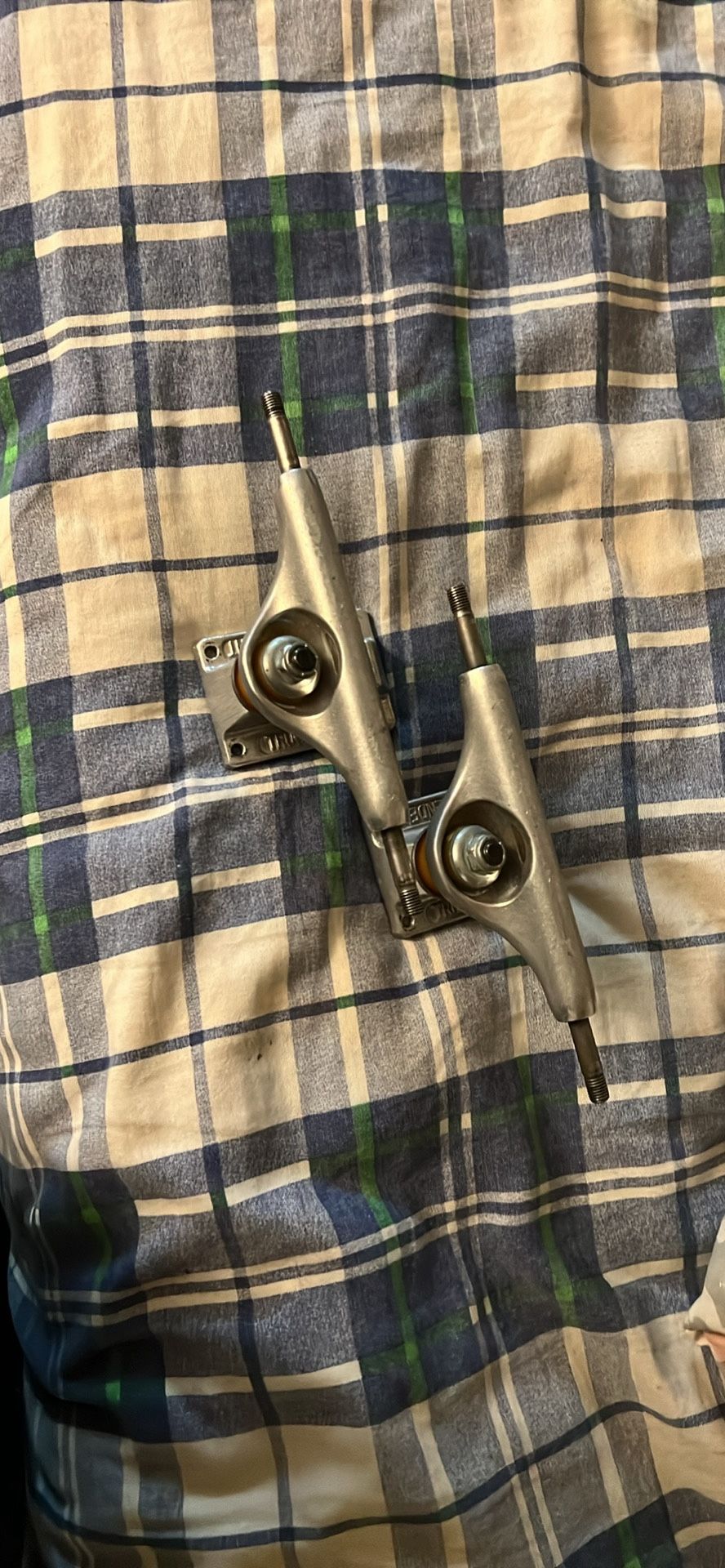 8 .5 Skateboard Trucks