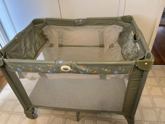 Graco On The Zip Go (With Basinet Net) Pack ‘n Play Playpen