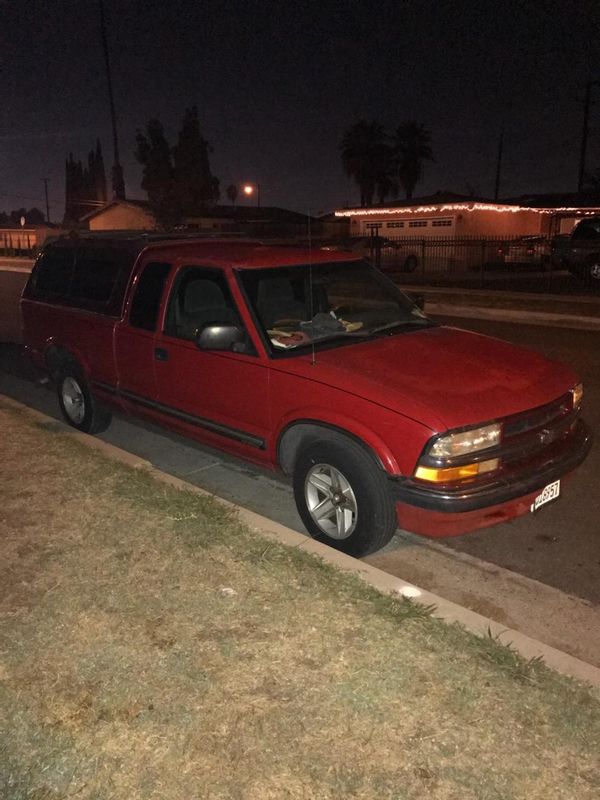 2001 Chevy S10 with shell camper for Sale in ROWLAND HGHTS, CA - OfferUp