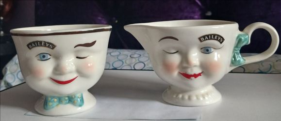 Bailey's vintage 1996 limited edition cream and sugar set