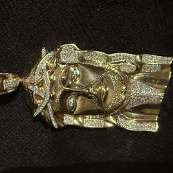 10k Jesus pendant 