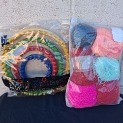Nifty knitter $10 bag of yarn $ 10 Rainbow/charleston Pickup Between 2;00-10:40 Pm Cash Only Read Description First 