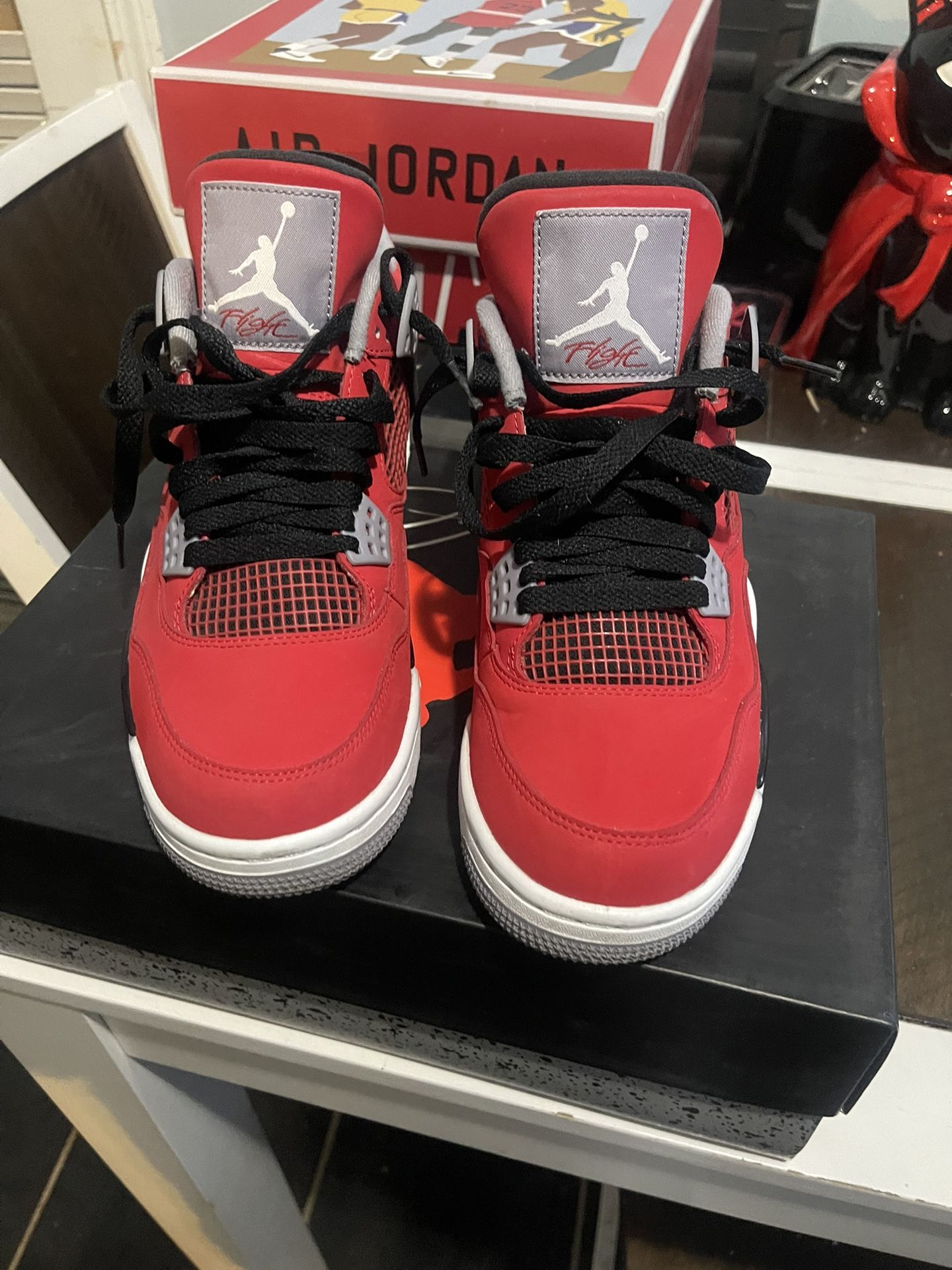 Air Jordan Retro 4 Toro Used 8.5