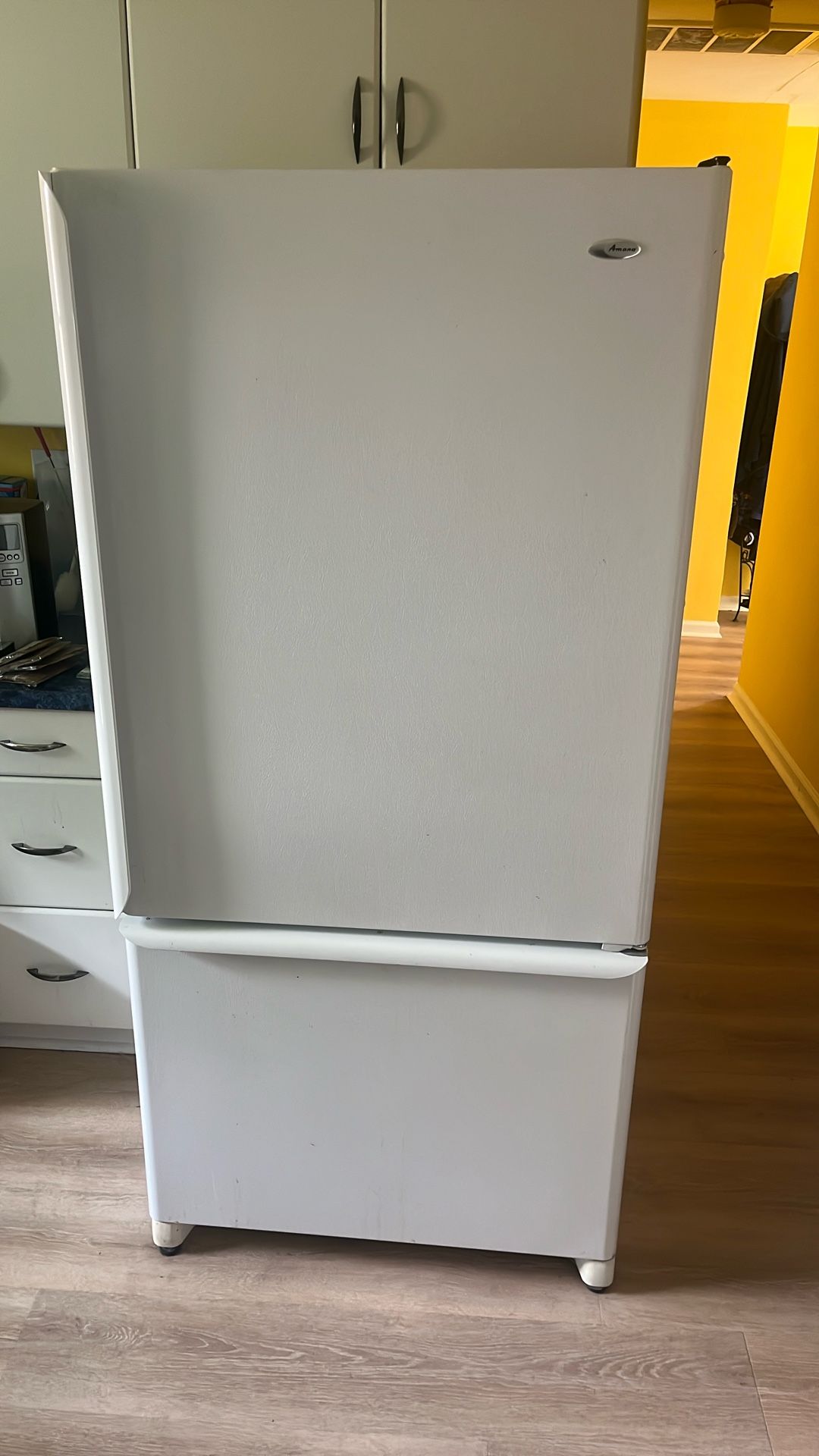 Amana Refrigerator 