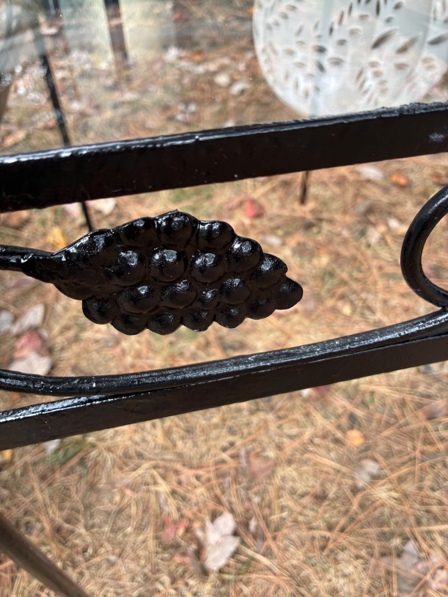 Like New/Recently Restored Vintage Woodard Grape Cluster Wrought Iron Bistro Set