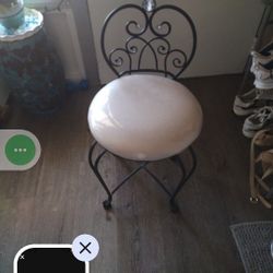 Iron Vanity Stool In New Condition 