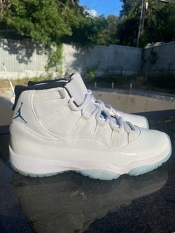 Jordan 11 Retro Legend Blue