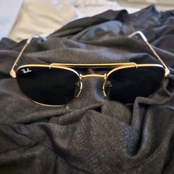Ray-Ban Sunglasses "The Marshall" Brand Like NEW