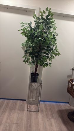 Plant Artificial With Stand