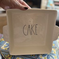 Rae Dunn Cake Baking Dish