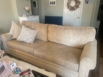 Couch beige
