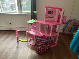 Barbie DreamHouse