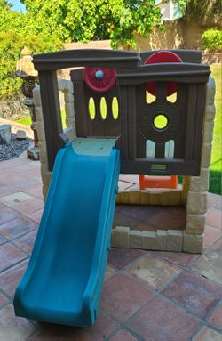 Step 2 Woodland Climber and Slide - Outdoor Activity Playset