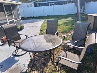 Outdoor table and 4 chairs