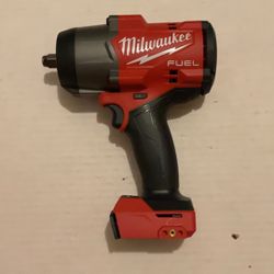 Brand New Milwaukee M18 Fuel Brushless 1/2” Impact Wrench High Torque       250 Firm on Price.     250 Firme en Precio.
