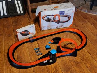 Hot Wheels id Smart Track Starter Kit