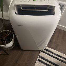 TOSHIBA Portable Air conditioner 12000 BCU