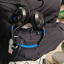 Turtle Beaches And Akg Samsung Earbuds 