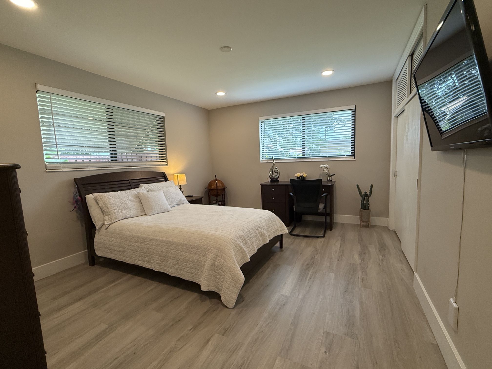 Furniture Bedroom Set Bed/Dresser/desk/nightstand