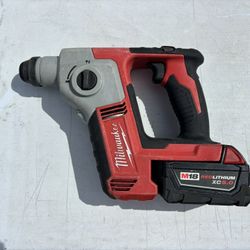MILWAUKEE CORDLESS 18v ROTOHAMMER W/ BATTERY